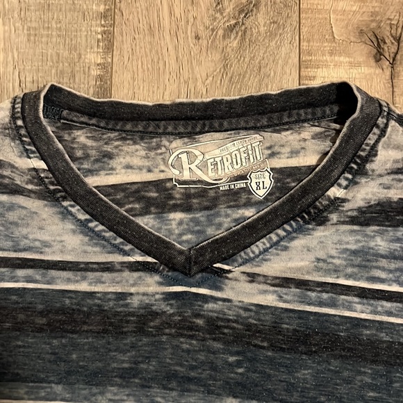 RETROFIT V-Nexk Shirt - Picture 3 of 4